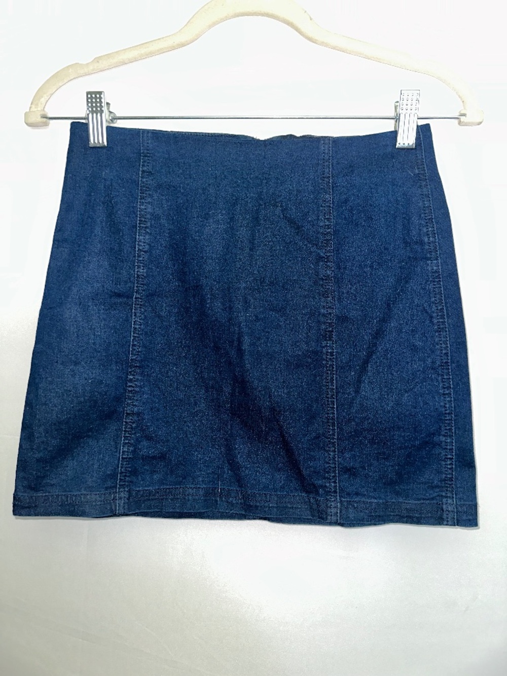 White Fawn | Dark Wash Denim Mini Skirt | L (Juniors)